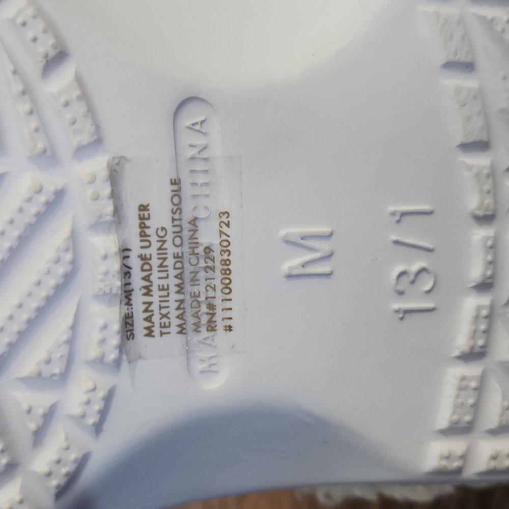 NWT Kids Foamwalk White Furry Lined Clogs, size 13/1 - Picture 7 of 11